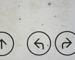 Opråb fra ung kvinde: Kære kristne ledere, vi savner jer!